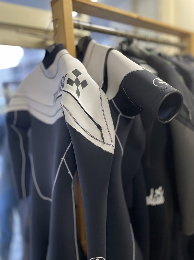 WETSUITS LABO – 湘南藤沢市辻堂でウェットスーツの製作・販売・修理を行っています。